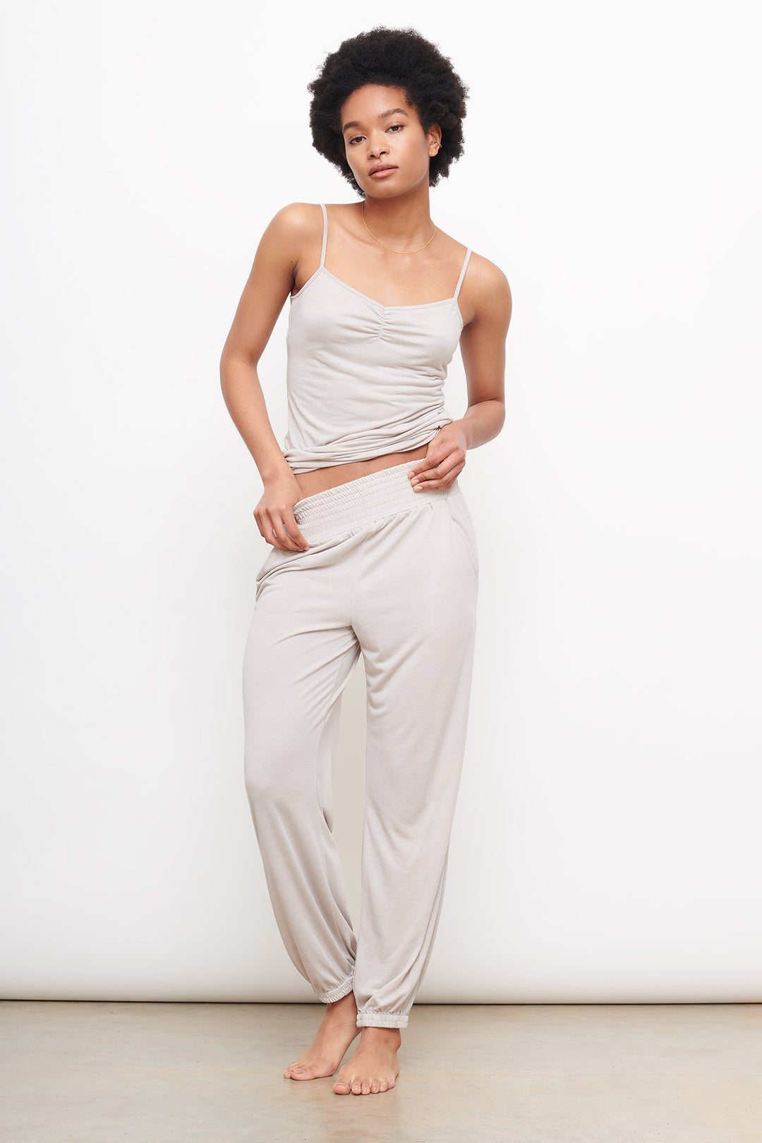 shirred-track-pants-37.5technology-volcanic-mineral-fabric-cooling-breathable-cucumber-clothing